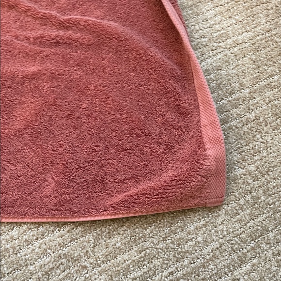 Luxurious Rose Bath Towel - Picture 7 of 10